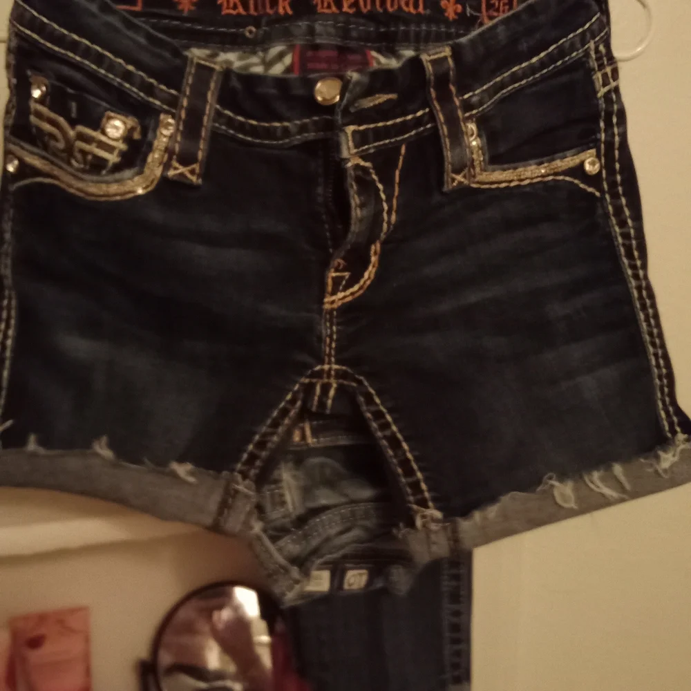 Shorts - Picture 2 of 2